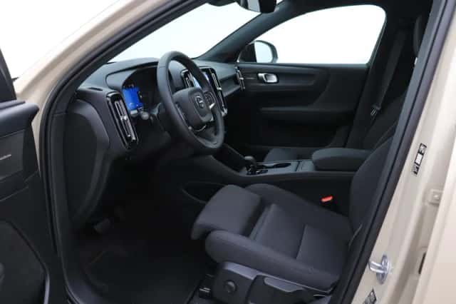 Volvo EX40 (2026) thumbnail 3