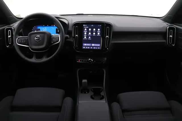 Volvo EX40 (2026) thumbnail 4