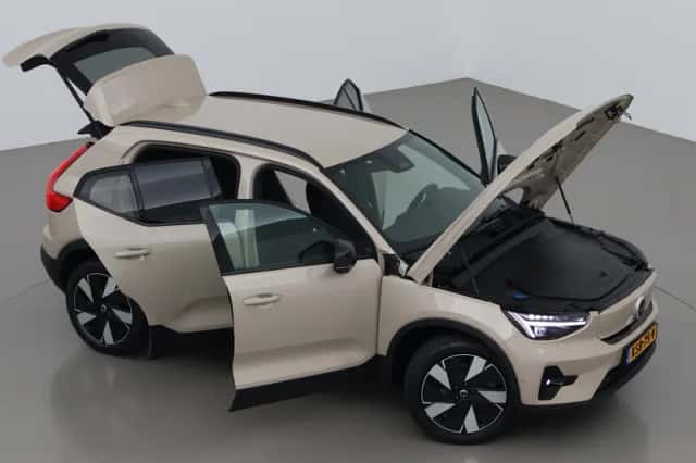 Volvo EX40 (2026) thumbnail 6