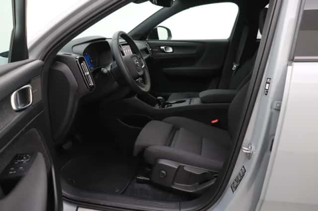 Volvo EX40 (2026) thumbnail 3
