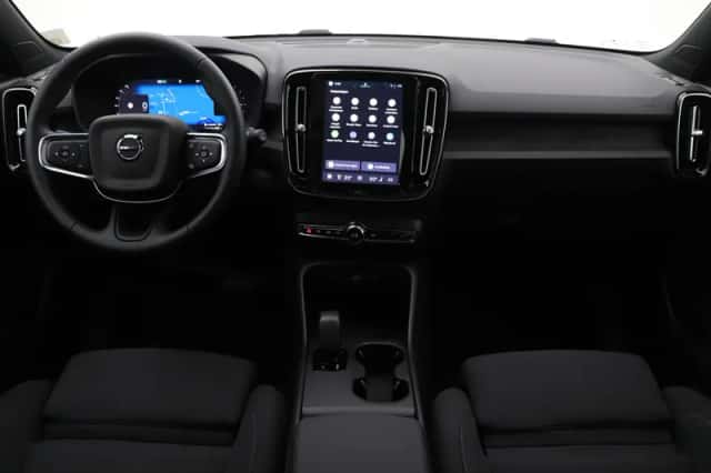 Volvo EX40 (2026) thumbnail 4