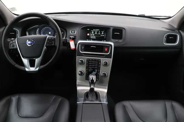 Volvo V60 (2016) thumbnail 4