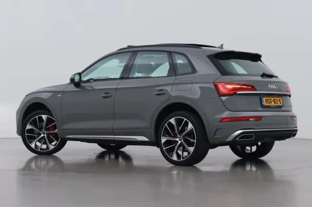 Audi Q5 (2022) thumbnail 2