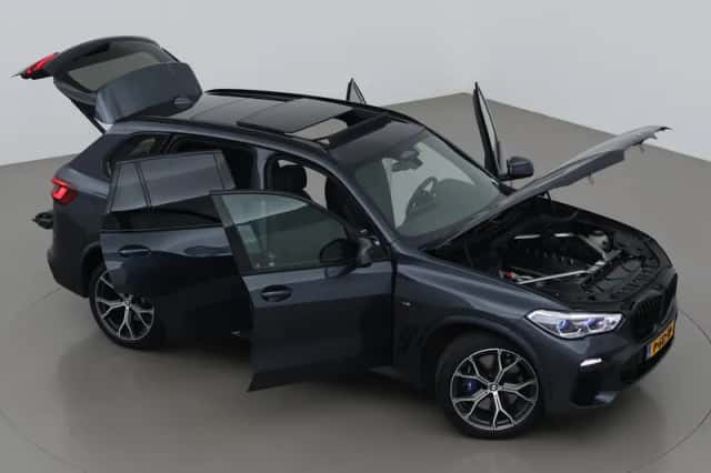 BMW X5 (2021) thumbnail 6