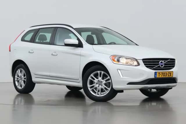 Volvo XC60 (2015) thumbnail 1