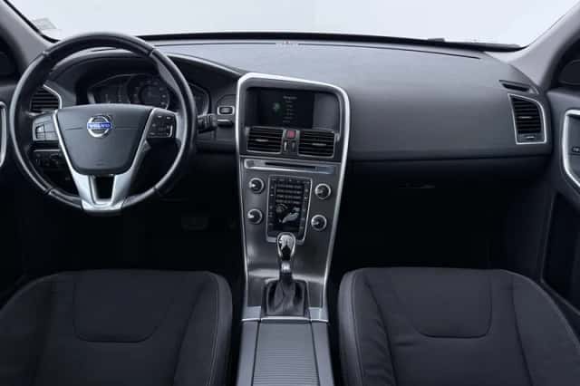 Volvo XC60 (2015) thumbnail 4