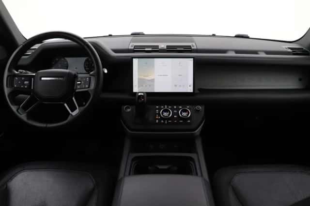 Land Rover Defender (2022) thumbnail 4