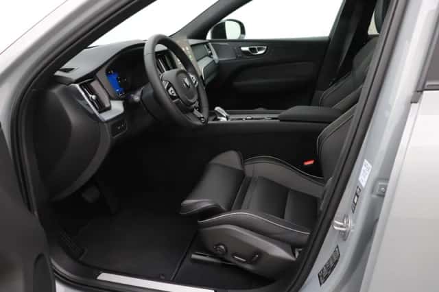 Volvo XC60 (2026) thumbnail 3
