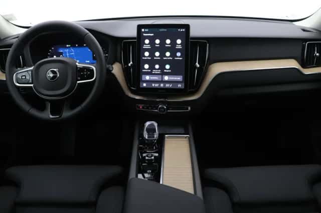 Volvo XC60 (2025) thumbnail 4
