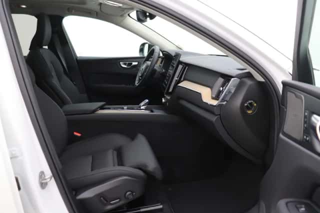 Volvo XC60 (2025) thumbnail 5