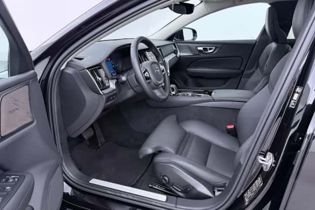 Volvo V60 (2025) thumbnail 3