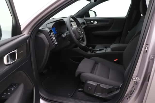 Volvo EX40 (2026) thumbnail 3