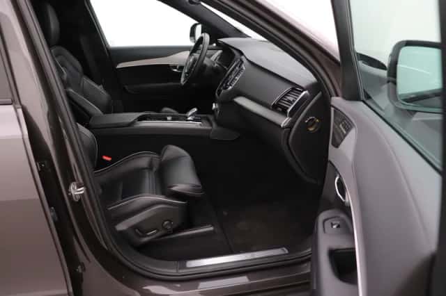 Volvo XC90 (2022) thumbnail 5
