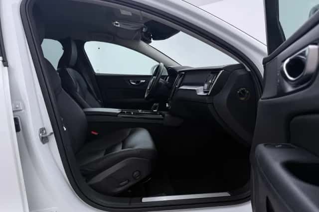Volvo V60 (2021) thumbnail 5