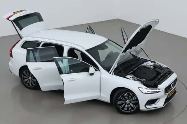 Volvo V60 (2021) thumbnail 6