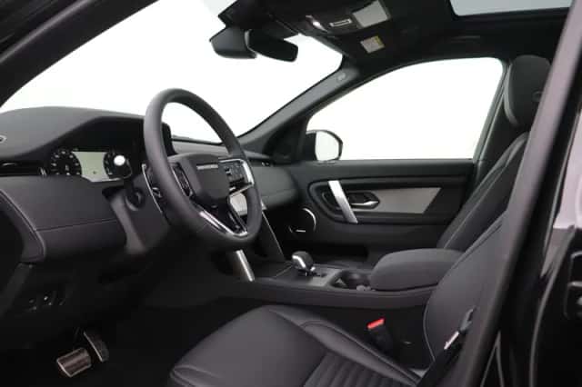 Land Rover Discovery Sport (2025) thumbnail 3