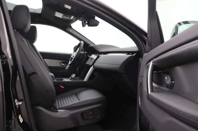 Land Rover Discovery Sport (2025) thumbnail 5