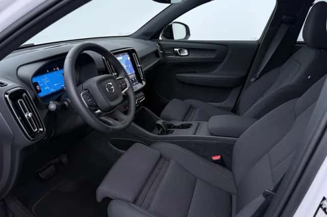 Volvo EX40 (2026) thumbnail 3