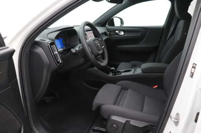 Volvo EX40 (2026) thumbnail 3