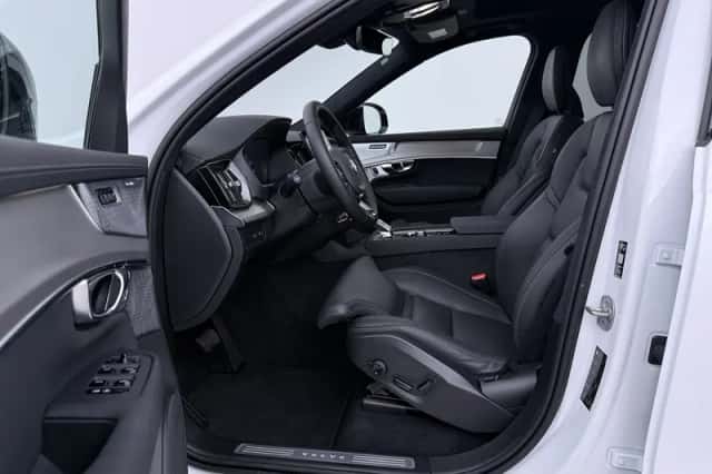 Volvo XC90 (2026) thumbnail 3