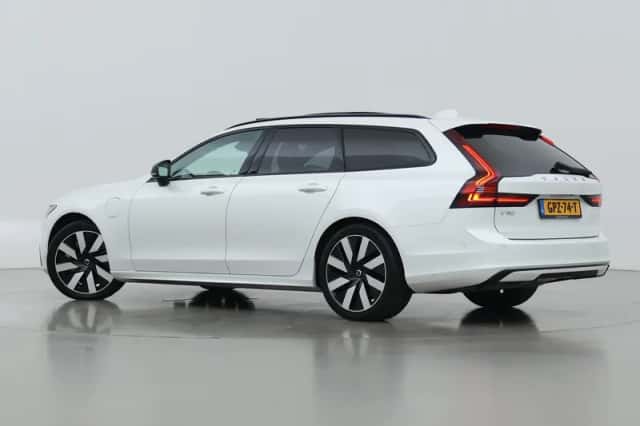 Volvo V90 (2024) thumbnail 2