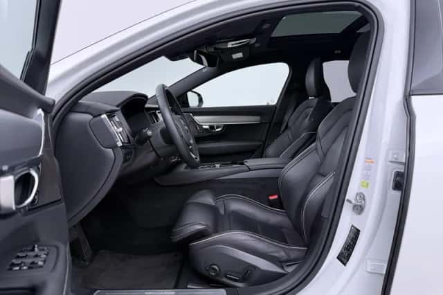 Volvo V90 (2024) thumbnail 3