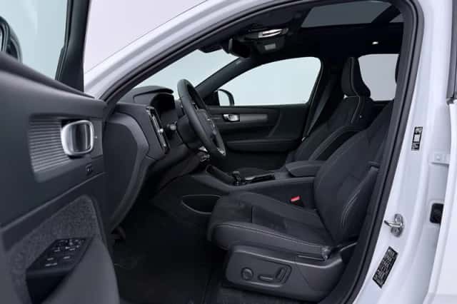 Volvo EX40 (2026) thumbnail 3