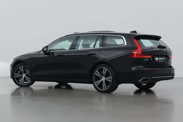 Volvo V60 (2022) thumbnail 2