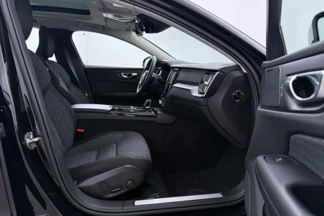 Volvo V60 (2022) thumbnail 5