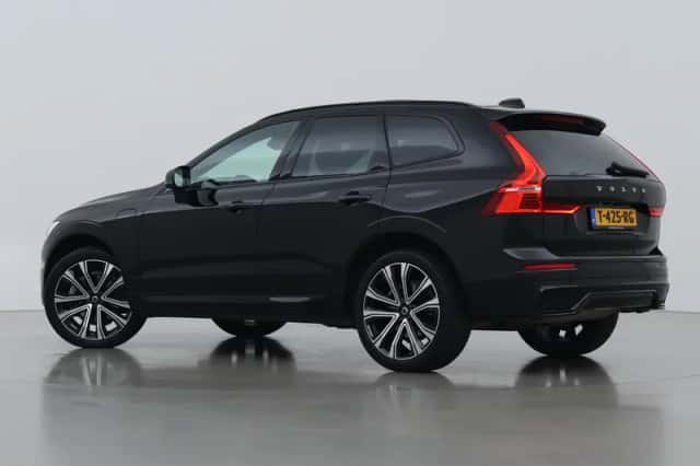 Volvo XC60 (2023) thumbnail 2