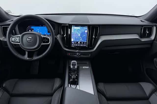 Volvo XC60 (2023) thumbnail 4