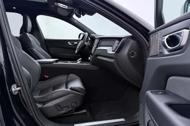 Volvo XC60 (2023) thumbnail 5