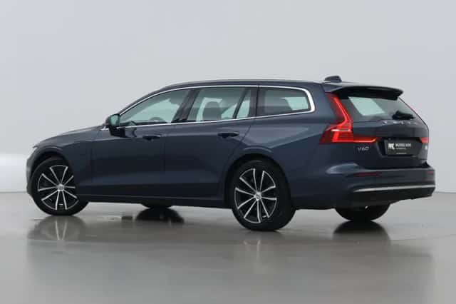 Volvo V60 (2023) thumbnail 2