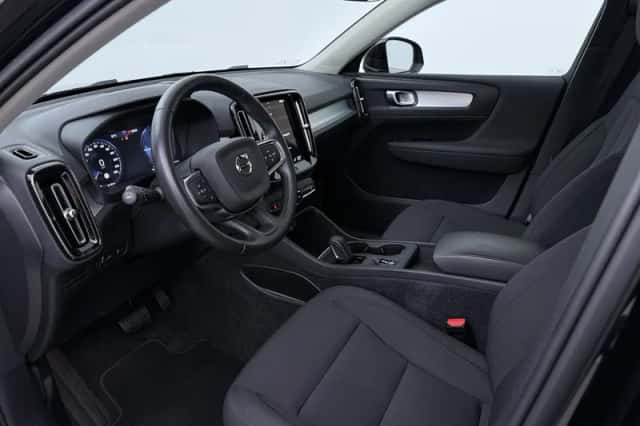 Volvo XC40 (2020) thumbnail 3
