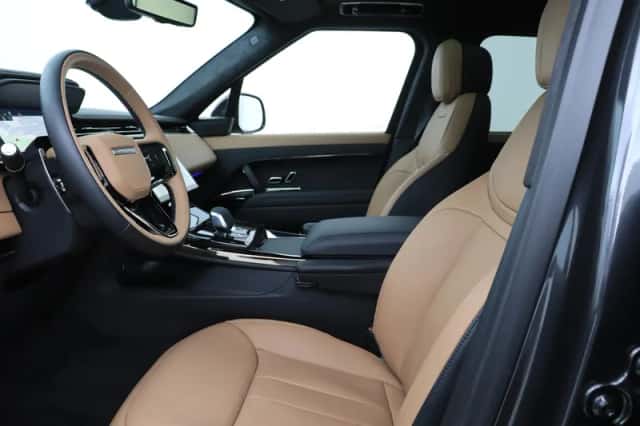 Land Rover Range Rover Sport (2026) thumbnail 3