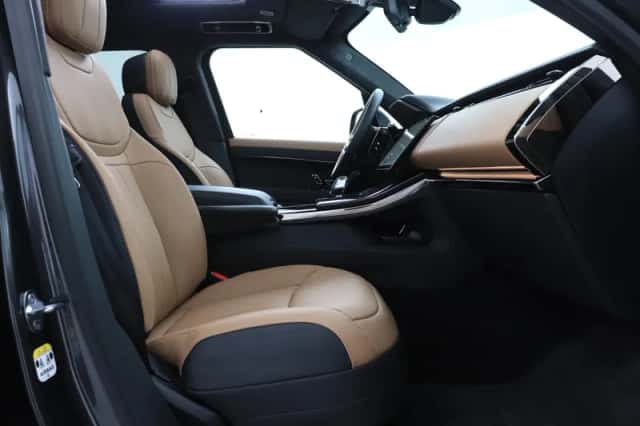 Land Rover Range Rover Sport (2026) thumbnail 5