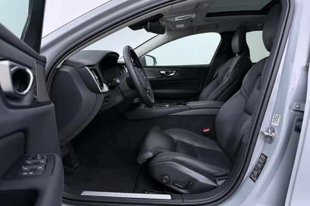 Volvo V60 (2025) thumbnail 3