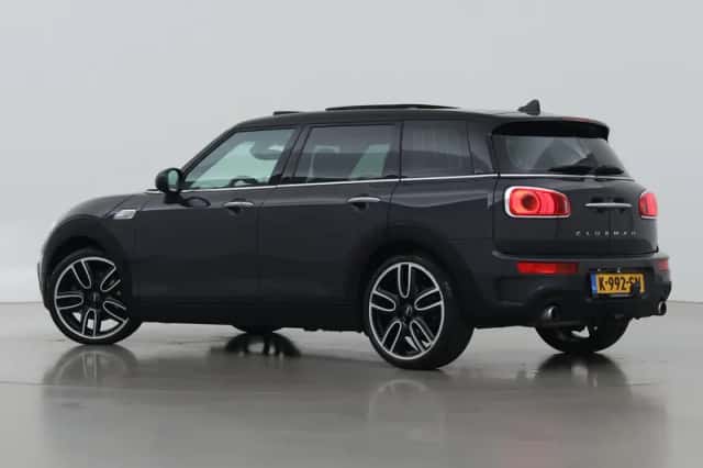 MINI Clubman (2018) thumbnail 2