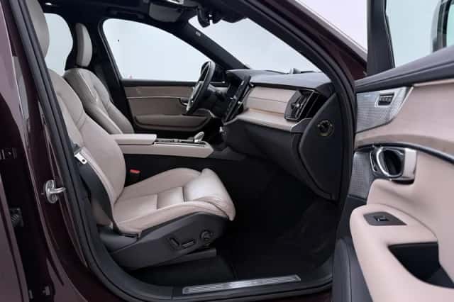 Volvo XC90 (2025) thumbnail 5