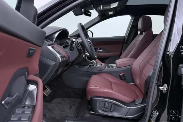 Jaguar E-Pace (2026) thumbnail 3