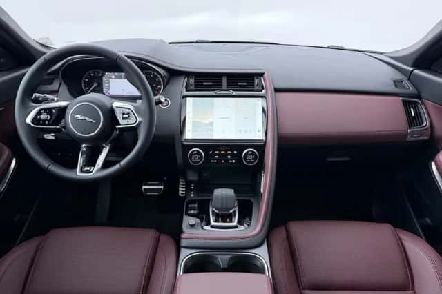 Jaguar E-Pace (2026) thumbnail 4