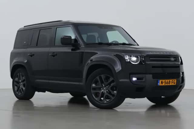 Land Rover Defender (2021) thumbnail 1