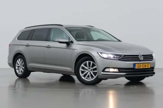 Volkswagen Passat (2015) thumbnail 1