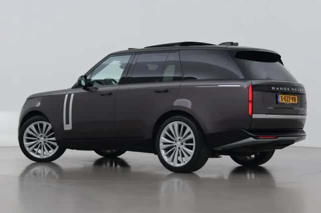 Land Rover Range Rover (2022) thumbnail 2