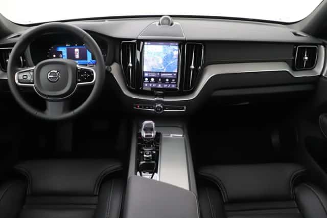 Volvo XC60 (2025) thumbnail 4