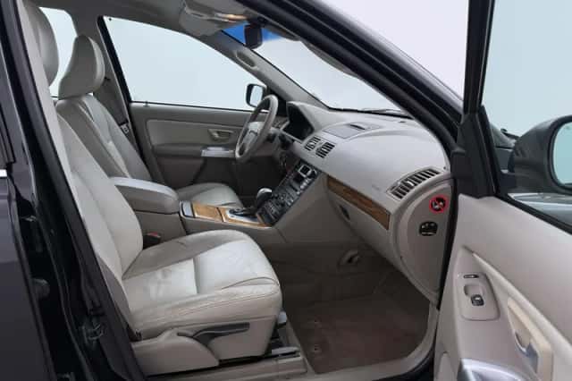 Volvo XC90 (2005) thumbnail 5