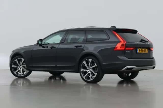 Volvo V90 (2017) thumbnail 2