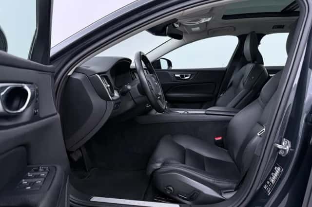 Volvo V60 (2019) thumbnail 3