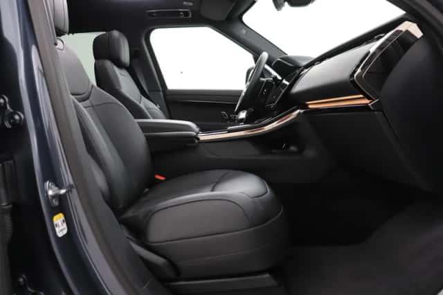 Land Rover Range Rover Sport (2026) thumbnail 5