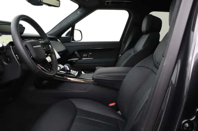 Land Rover Range Rover Sport (2026) thumbnail 3